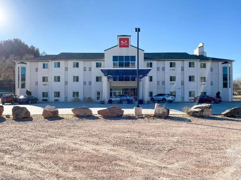 Econo Lodge Hot Springs main
