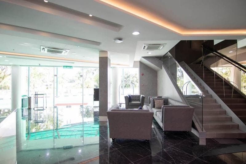 Higher Hotel 5