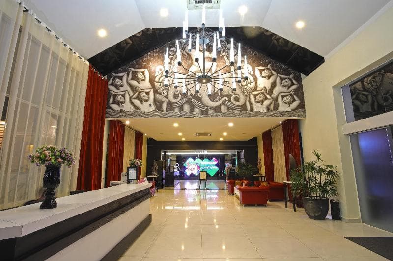 Queenco Hotel & Casino 4