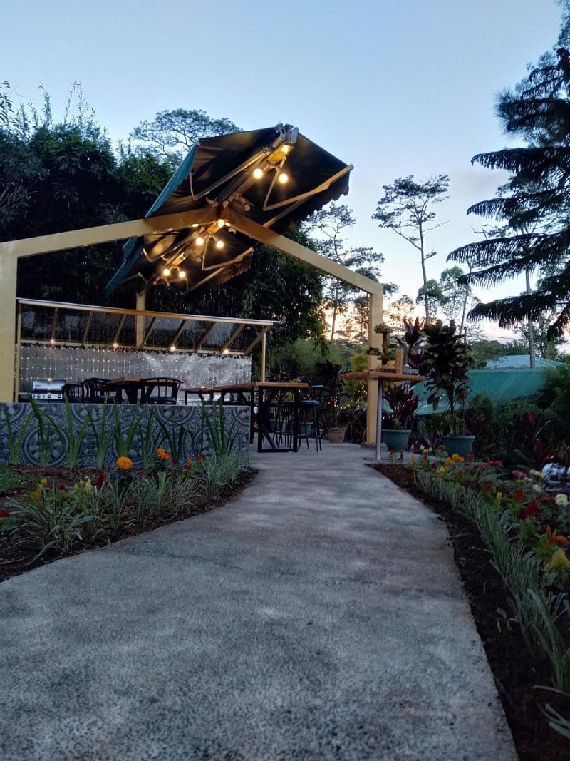 Safari Lodge Baguio By Log Cabin Hotel main