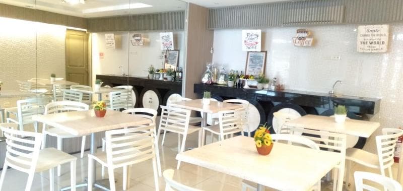 Magallanes Square Hotel main