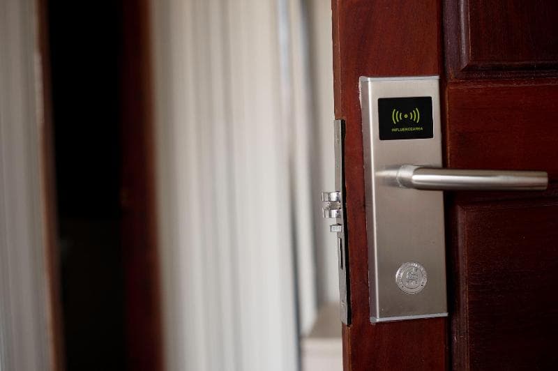 White Residence Hotel & Apartment 5