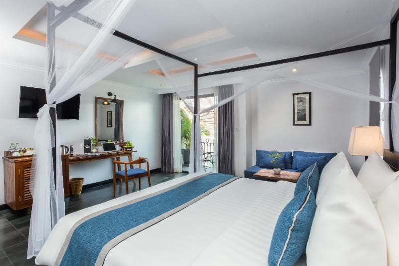 The Grand Cyclo Boutique Suite main