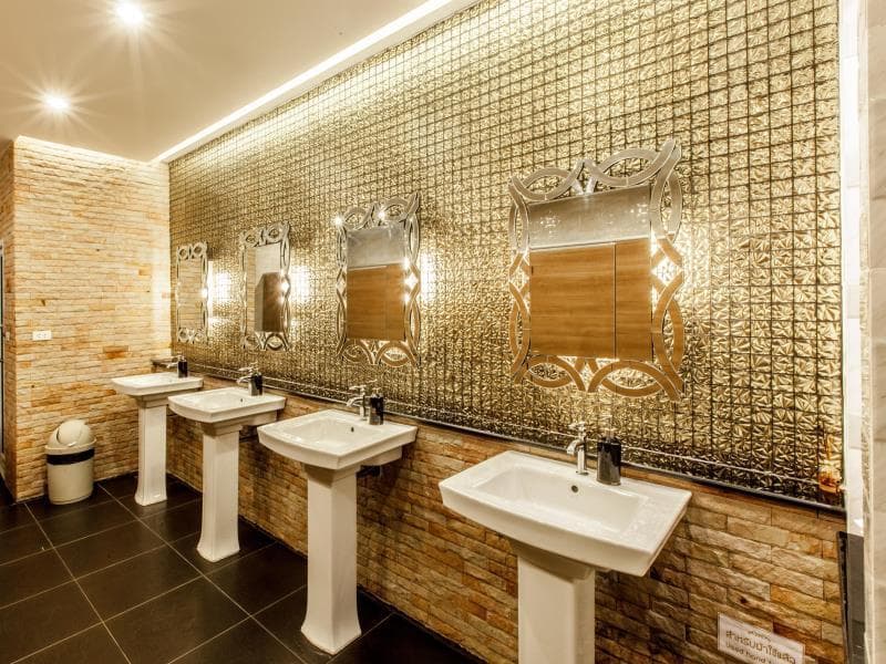 Gallery Lake View Hotel 4