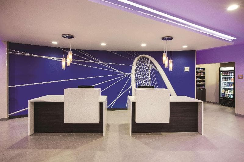 La Quinta Inn & Suites by Wyndham Dallas Northeast-Arboretum 5