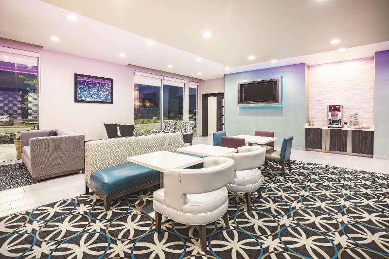La Quinta Inn & Suites Dallas Plano The Colony 3