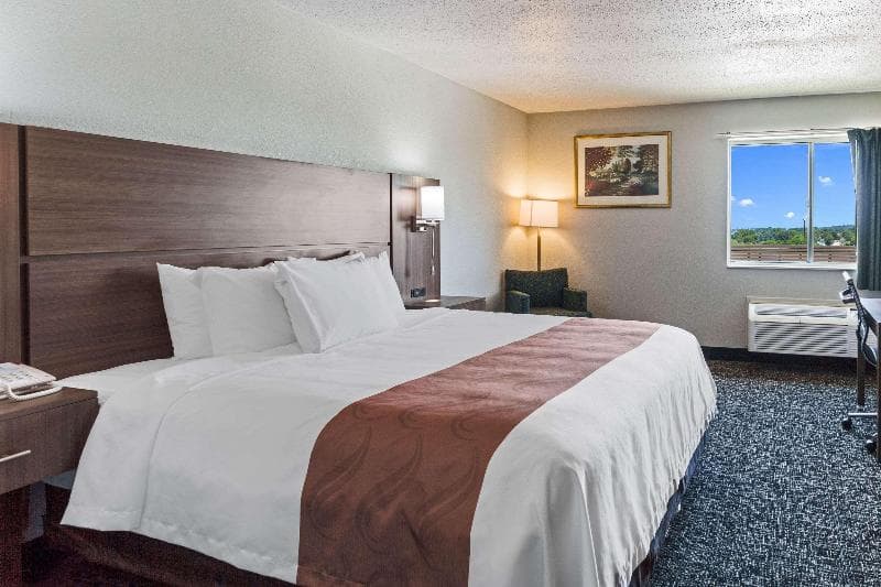 Quality Inn & Suites photo 1