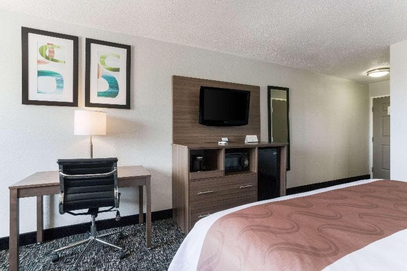 Quality Inn & Suites 2