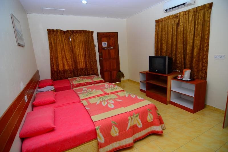 Purnama Beach Resort 3