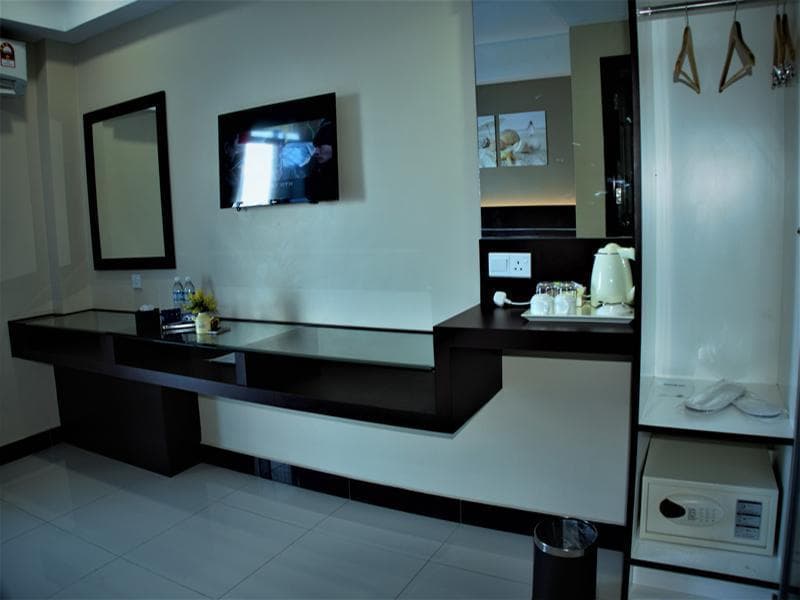 Wave View Hotel main