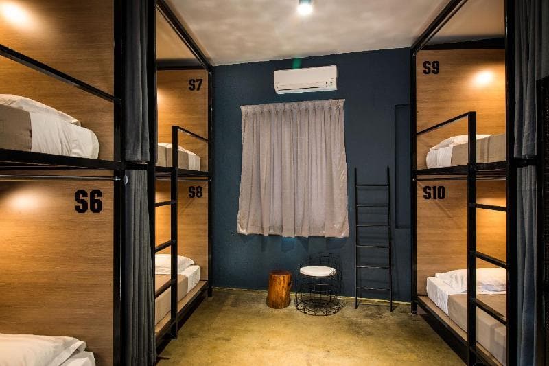 The Brownstone Hostel & Space 4