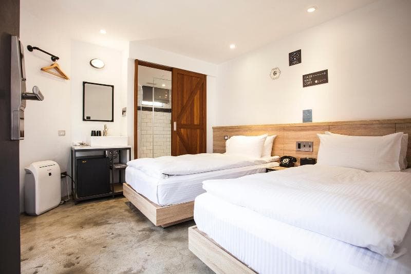 Chase Walker Hotel main