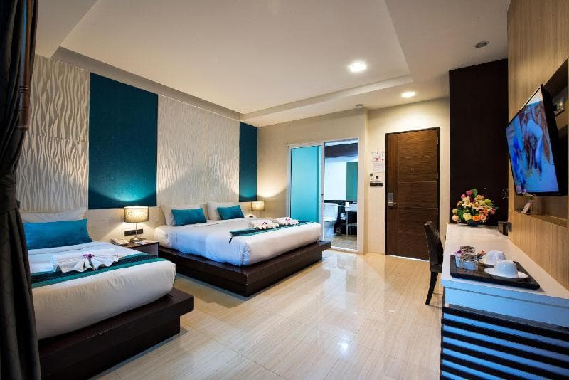 The Nice Hotel 3