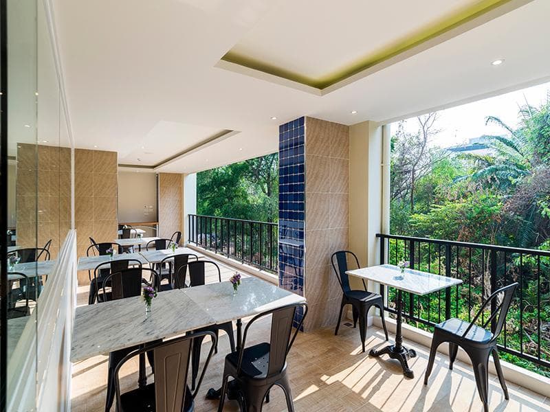 Zircon Hotel main