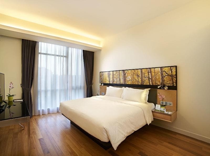 The Signature Hotel And Serviced Suites 4