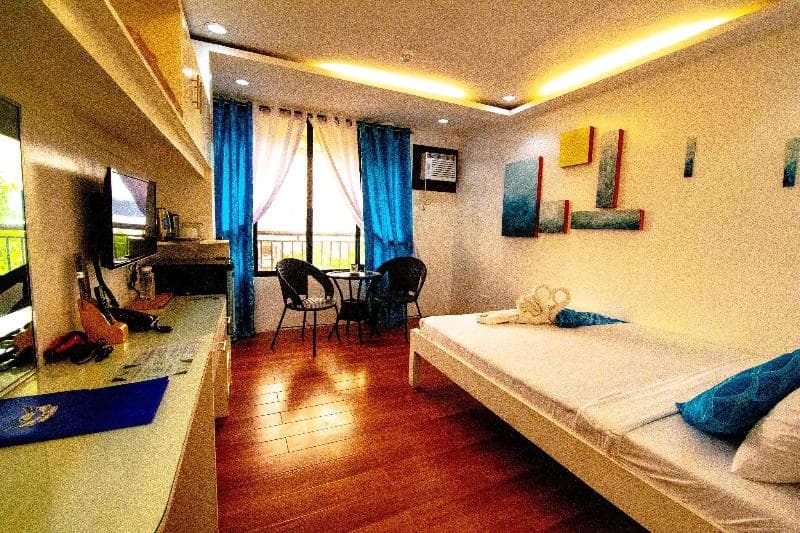 Skylodge Resort main
