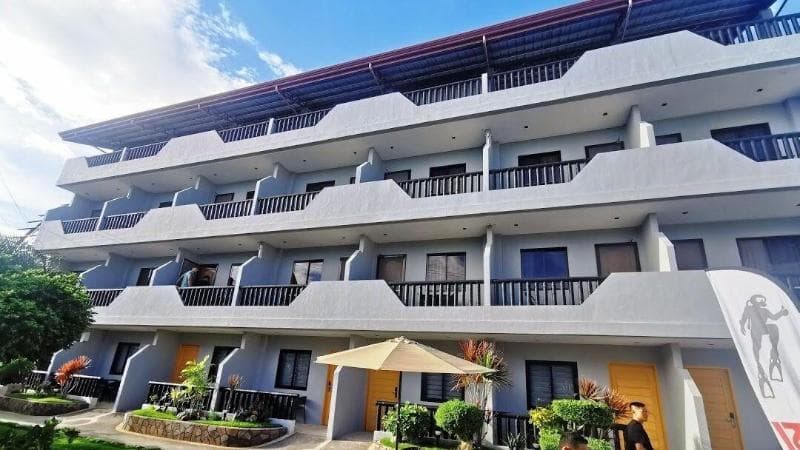 Mayfair Resort 3