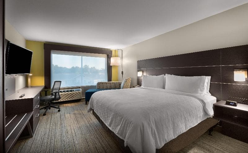 Holiday Inn Express Lake Park 3