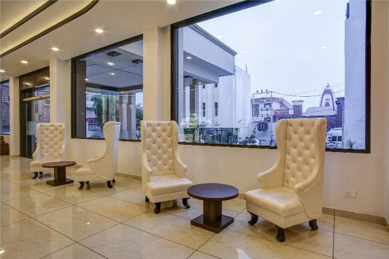 Hotel The Royal Krishna 5