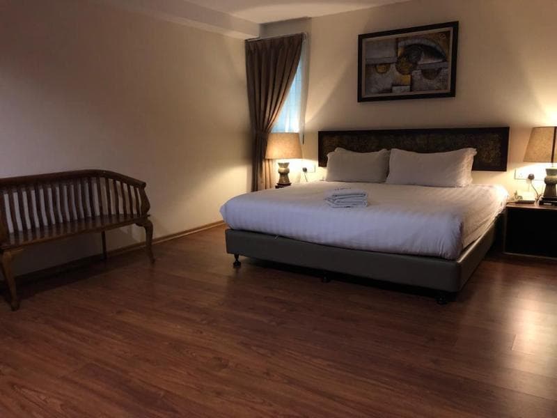 906 Riverside Hotel Malacca 2