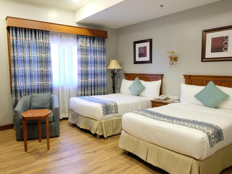 Paragon Hotel & Suites 2