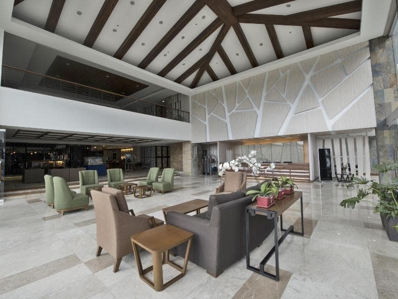 Newtown Plaza Hotel main