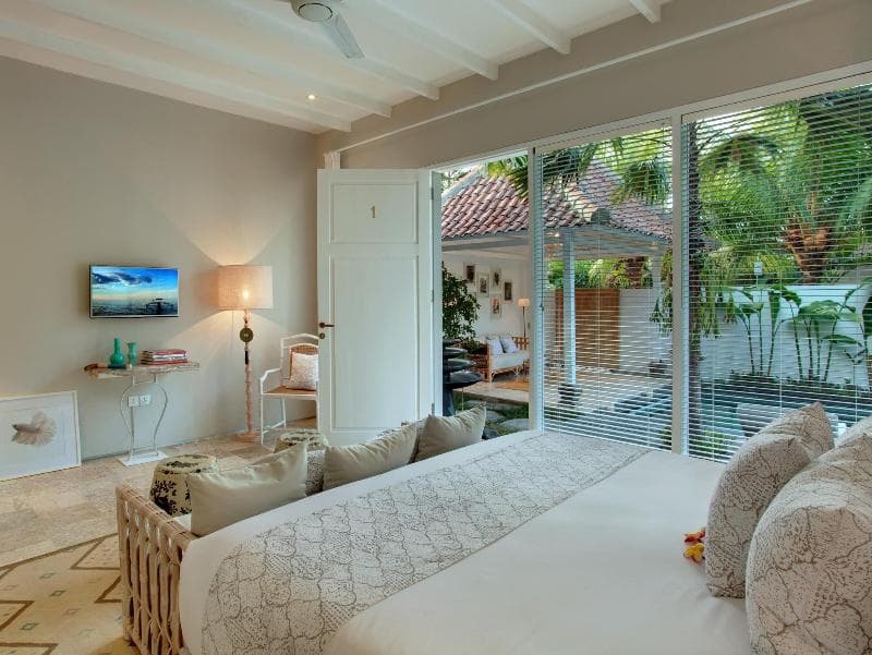 Room & Vespa Suite 4 5