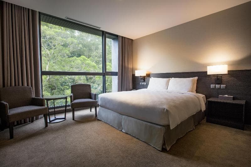 Platinum Hotel main
