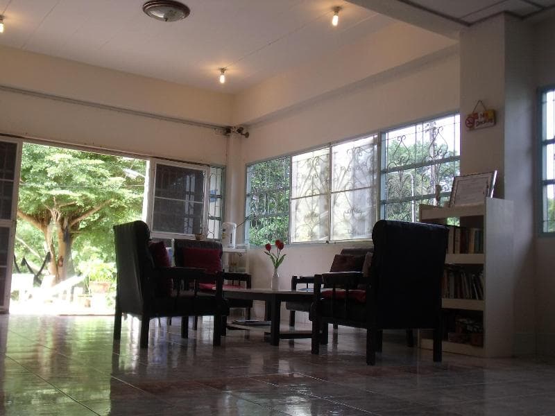 Albatross Guesthouse Thungwualaen Beach main