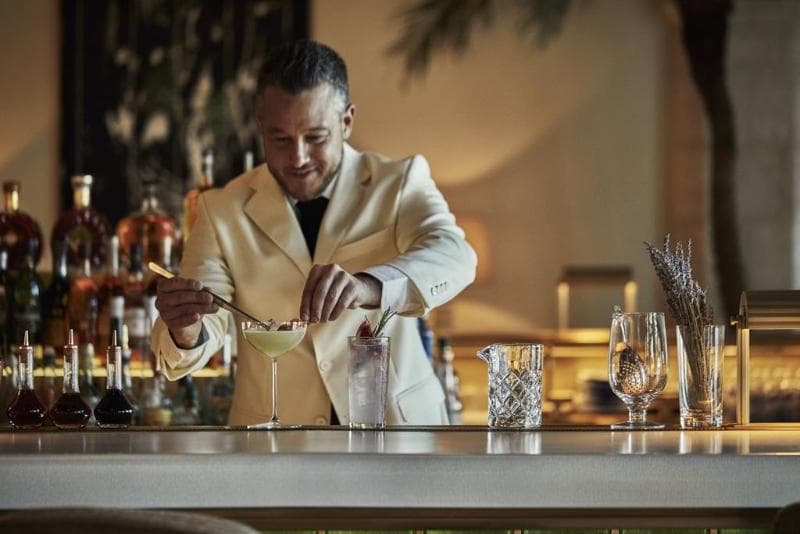 Four Seasons Hotel At The Surf Club 2