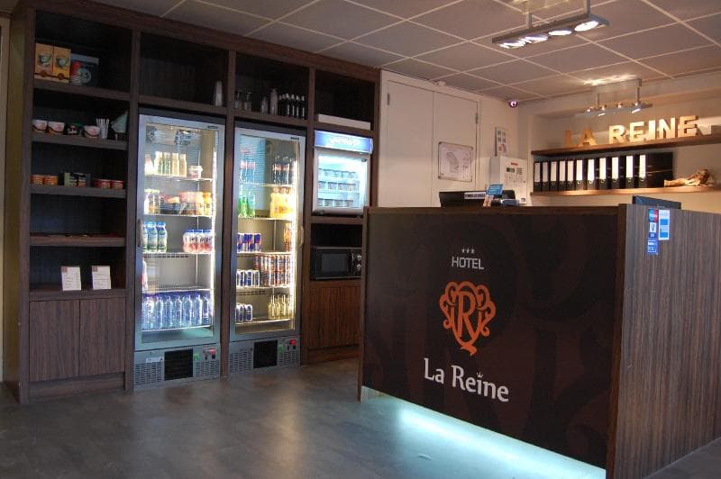 Hotel La Reine main