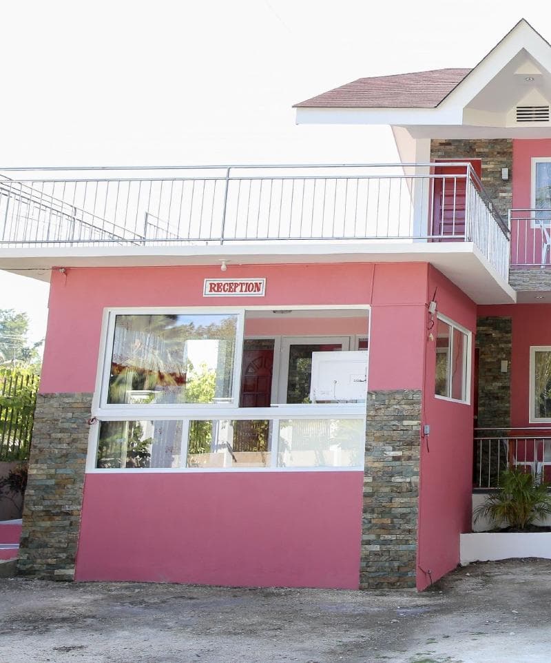 Luzmin Bh - Pink House 3