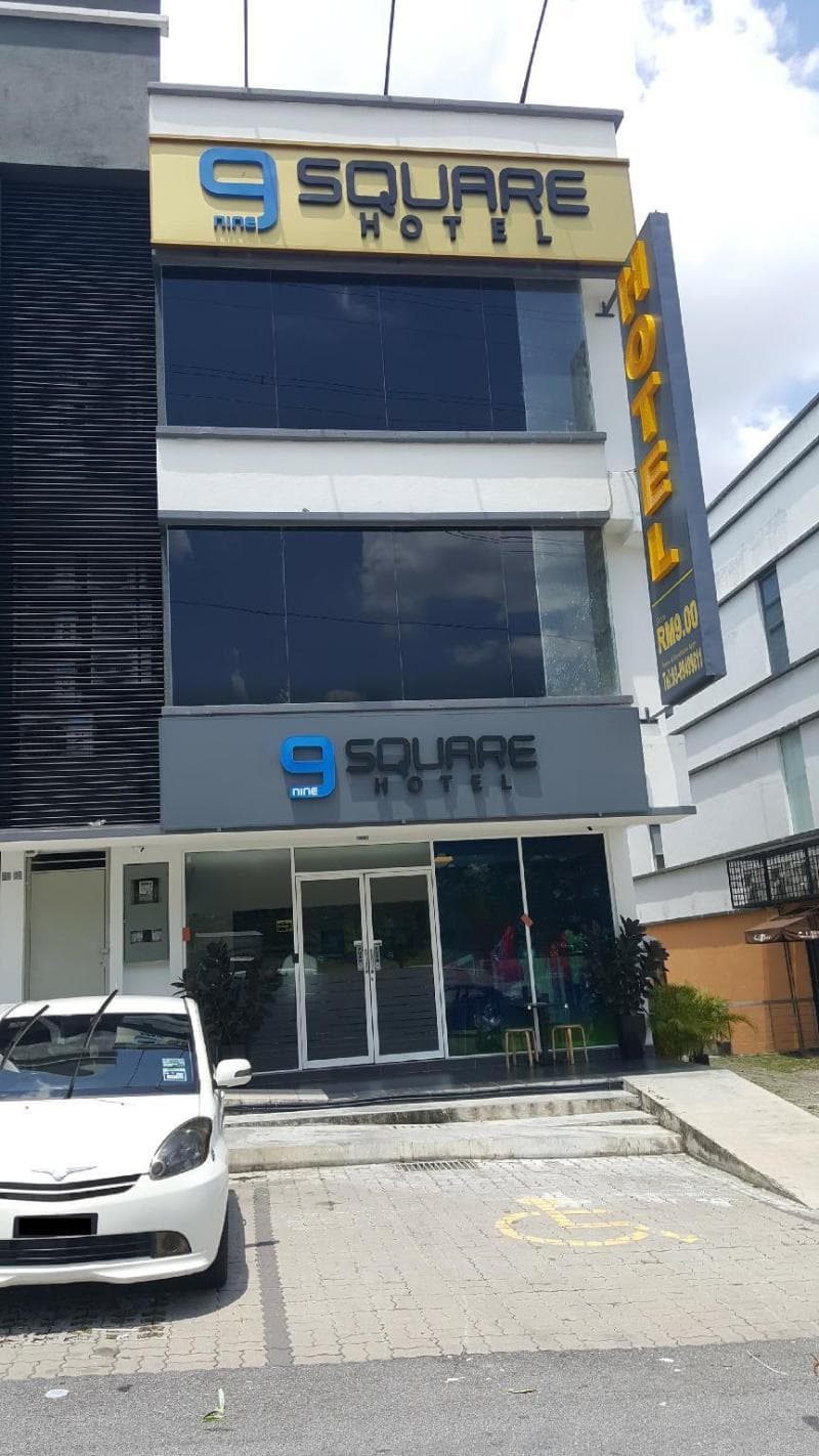 9 Square Hotel Sri Kembangan 3
