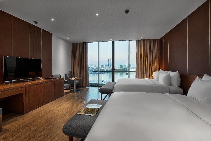 Avora Hotel 5