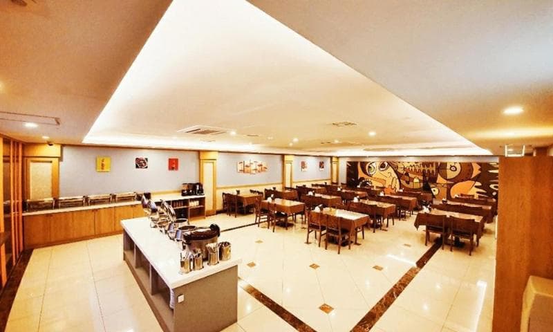 Hotel Golden Hill main