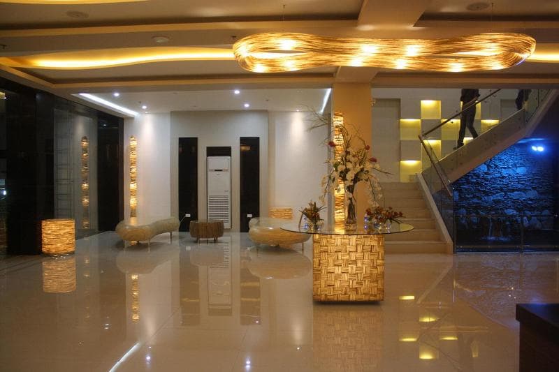 Kew Hotel 5