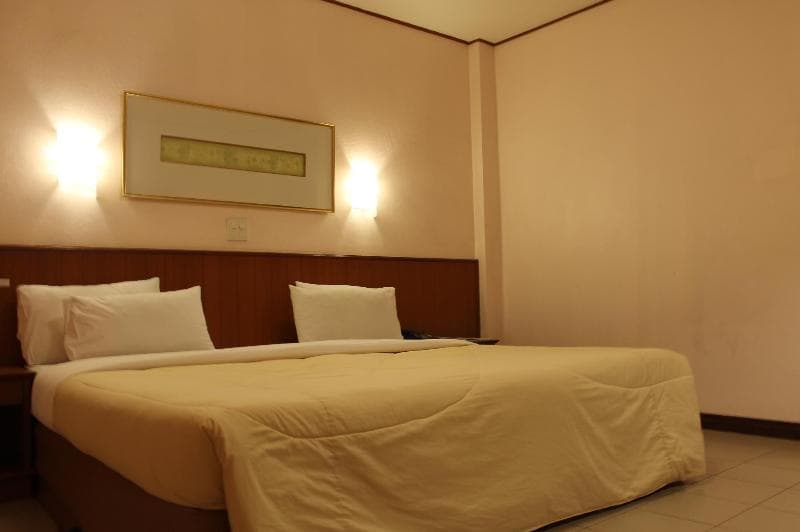 Rattana Park Hotel main