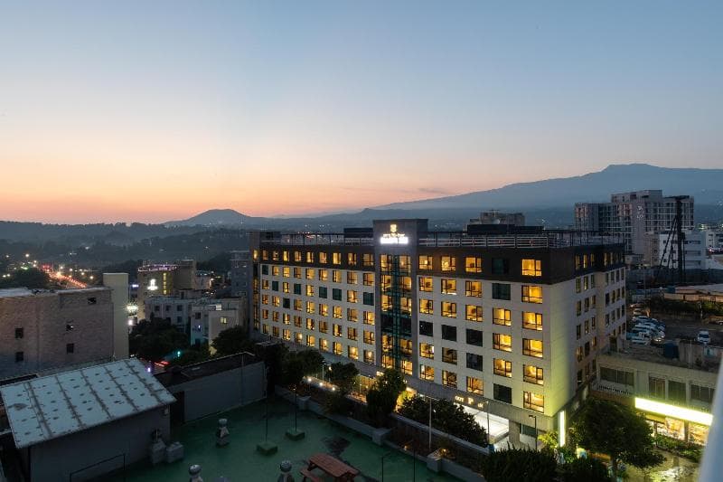 Hotel Win Story 4