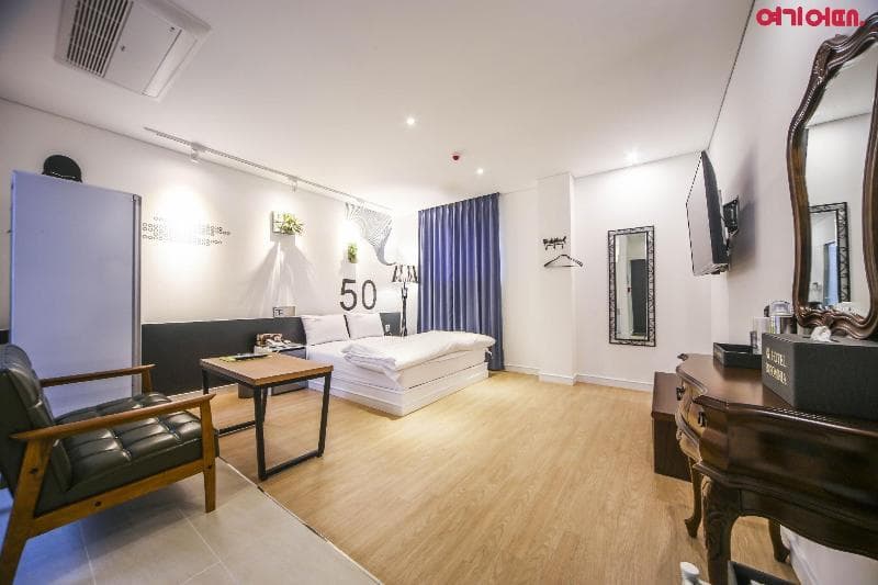 Hotel Insomnia 3