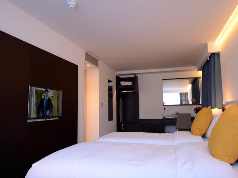 Pelican London Hotel And Residence 2