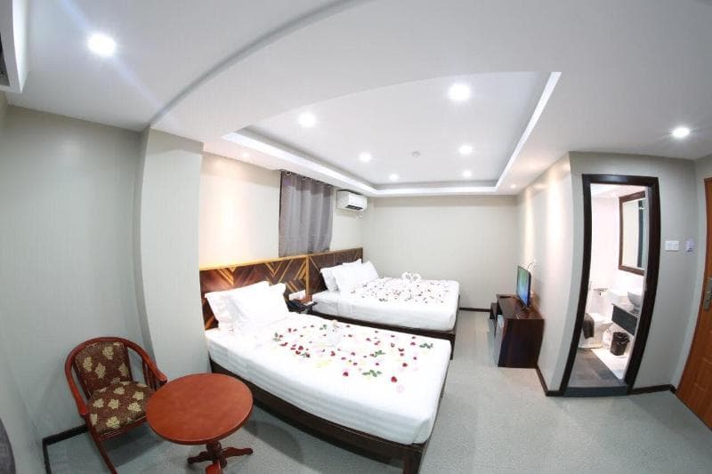 Tristar Hotel main