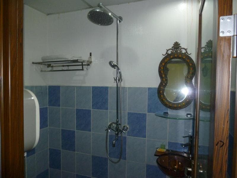 7 Hung Hung Inn main