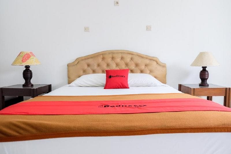 RedDoorz Plus Near Jalan Baru Bogor 4