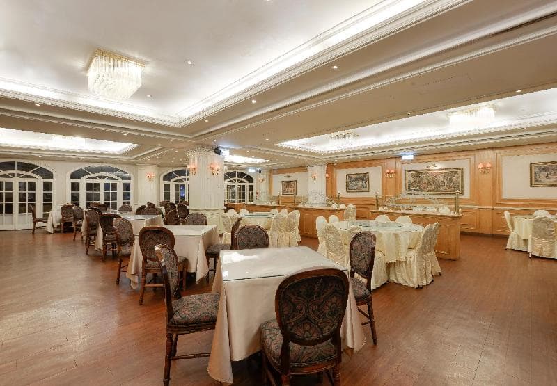 Forbes Hotel main