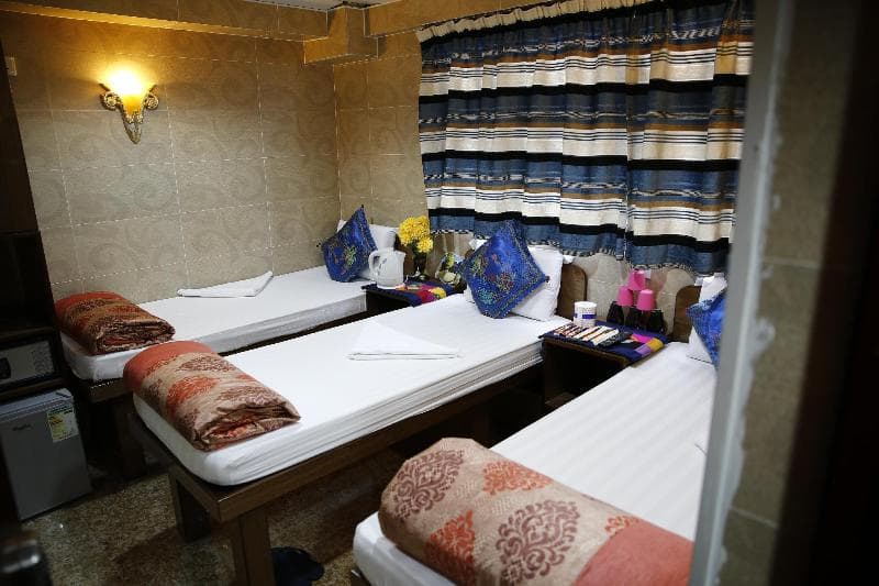 Sandhu Hotel photo 1