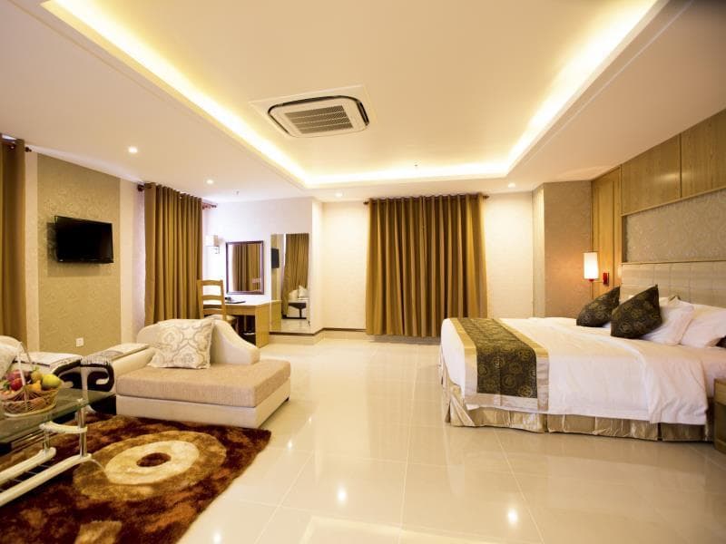 West Hotel 3