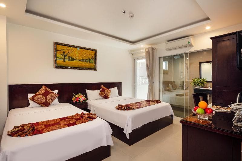 Azura Hotel main