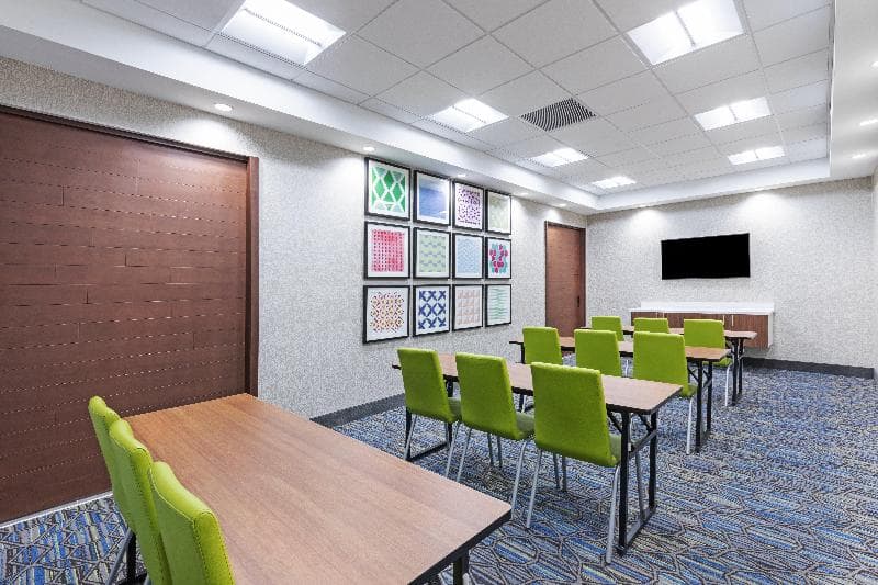 Holiday Inn Express & Suites Parsons 3