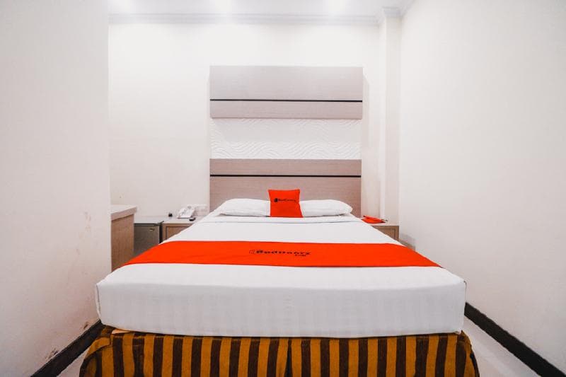 Reddoorz Plus Near Makassar Town Square 3