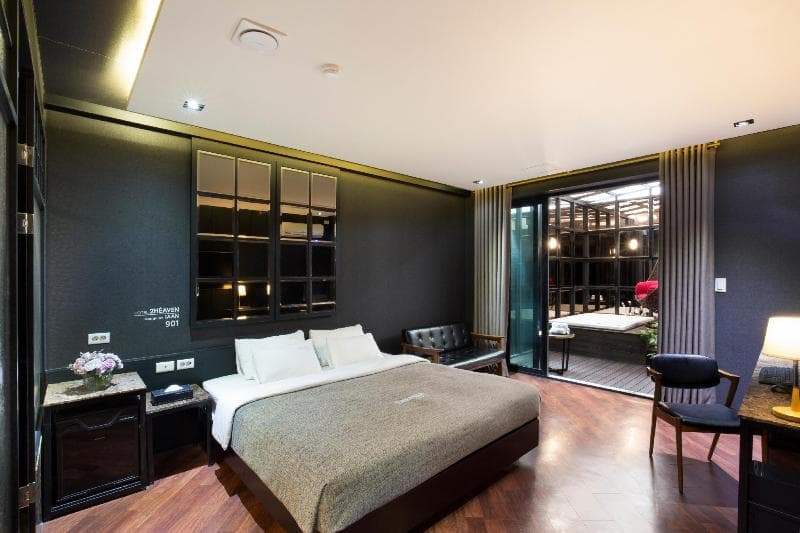 2 Heaven Hotel main